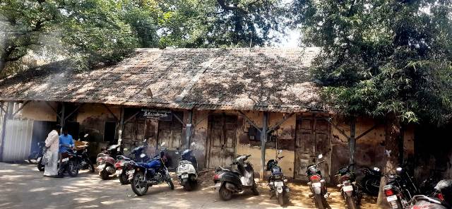 பழைய நீதிமன்ற கட்டிடம்