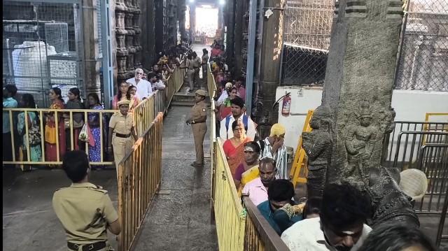 திருப்பரங்குன்றம் சுப்பிரமணிய சுவாமி திருக்கோவிலில்