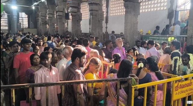 திருப்பரங்குன்றம் சுப்பிரமணிய சுவாமி திருக்கோவிலில்