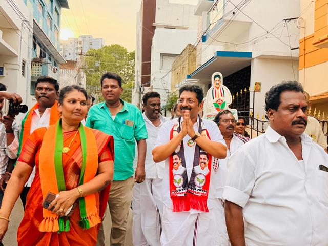  10 ஆண்டுகால ஆட்சியில் 8000 கோடி..!