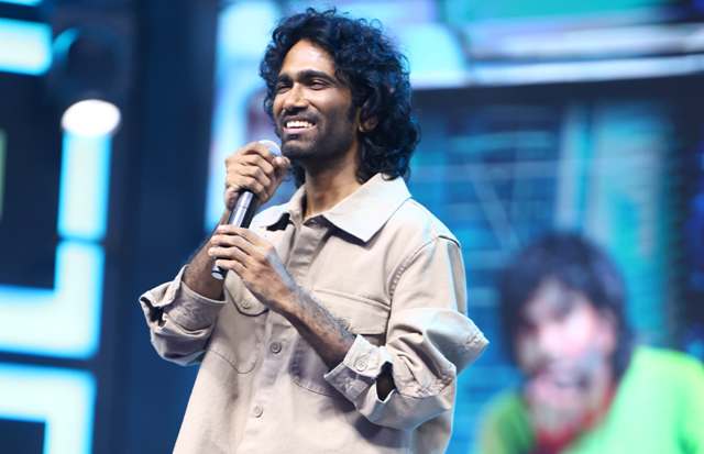 பிரதீப் ரங்கநாதன் 