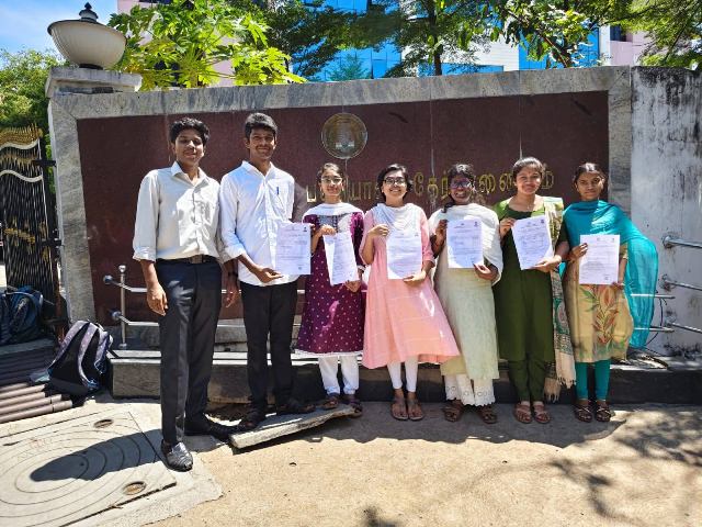 தமிழ்வழியில்  பயின்றவர்கள்