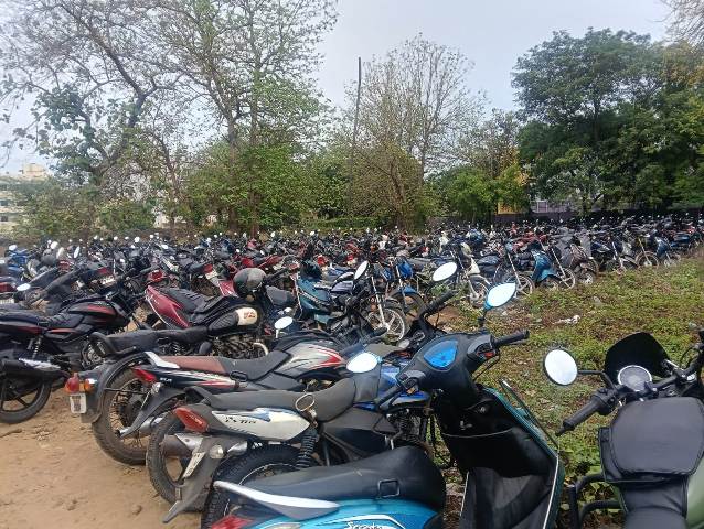 வாகனம் நிறுத்தும் இடங்கள்