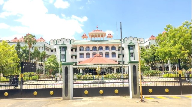 மதுரை நீதிமன்றம்