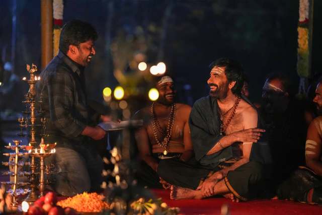 'இருமுடி கட்டு' 