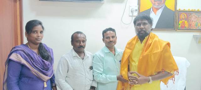 பகுதிநேர ஆசிரியர்கள்